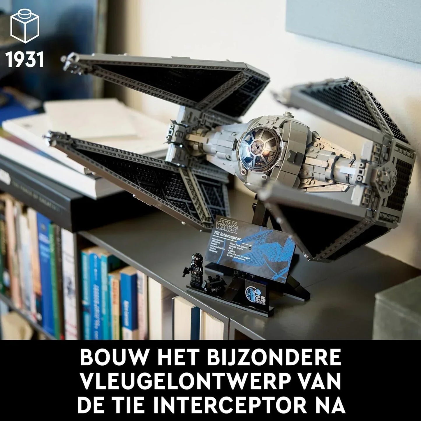 Ultimate Collector Fighter Spaceship - 75382