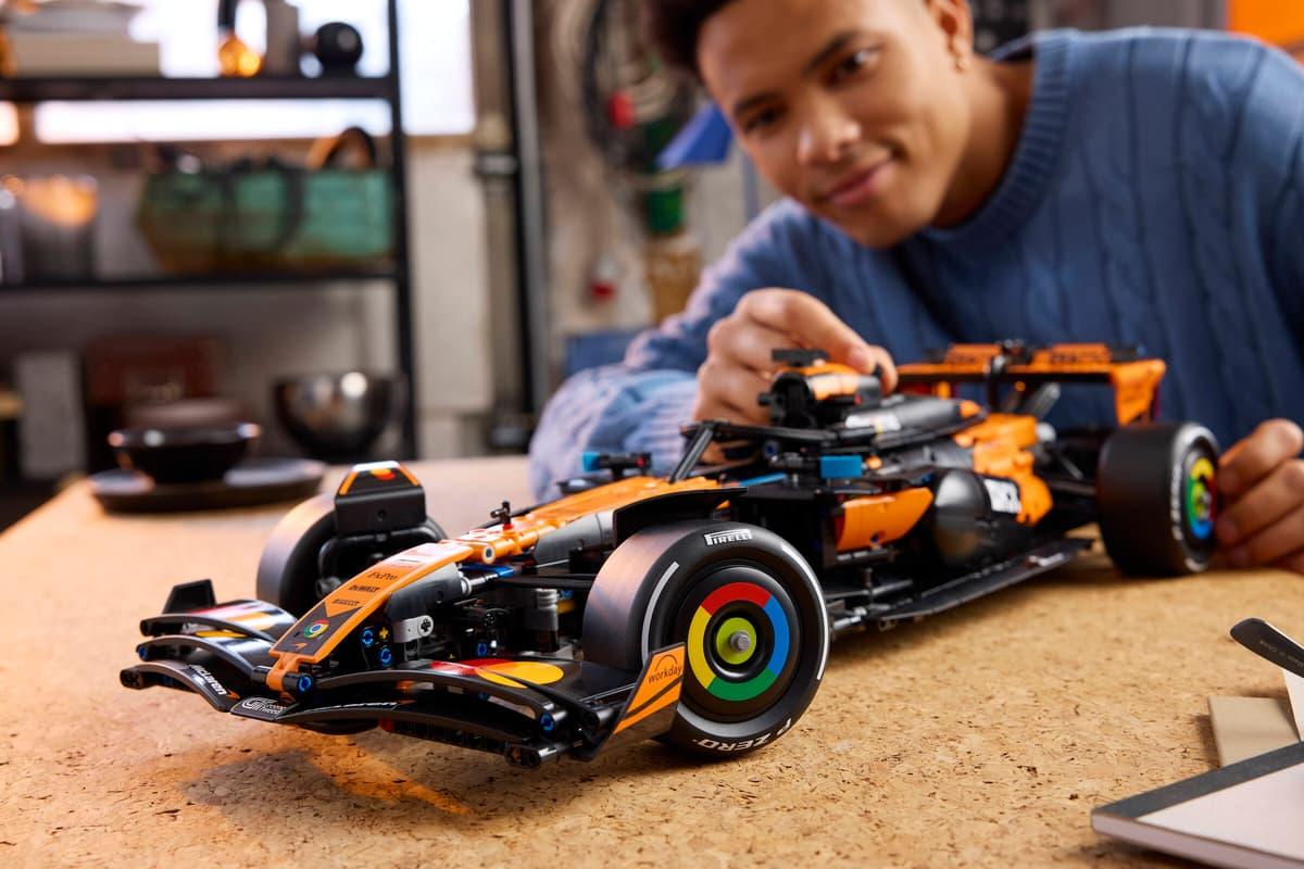 British F1 Racing Car MCL39 - 42228