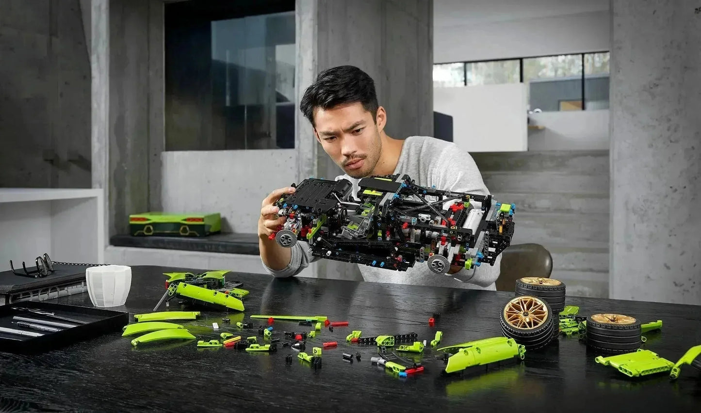 42115 Technic V12 Supercar Building Set