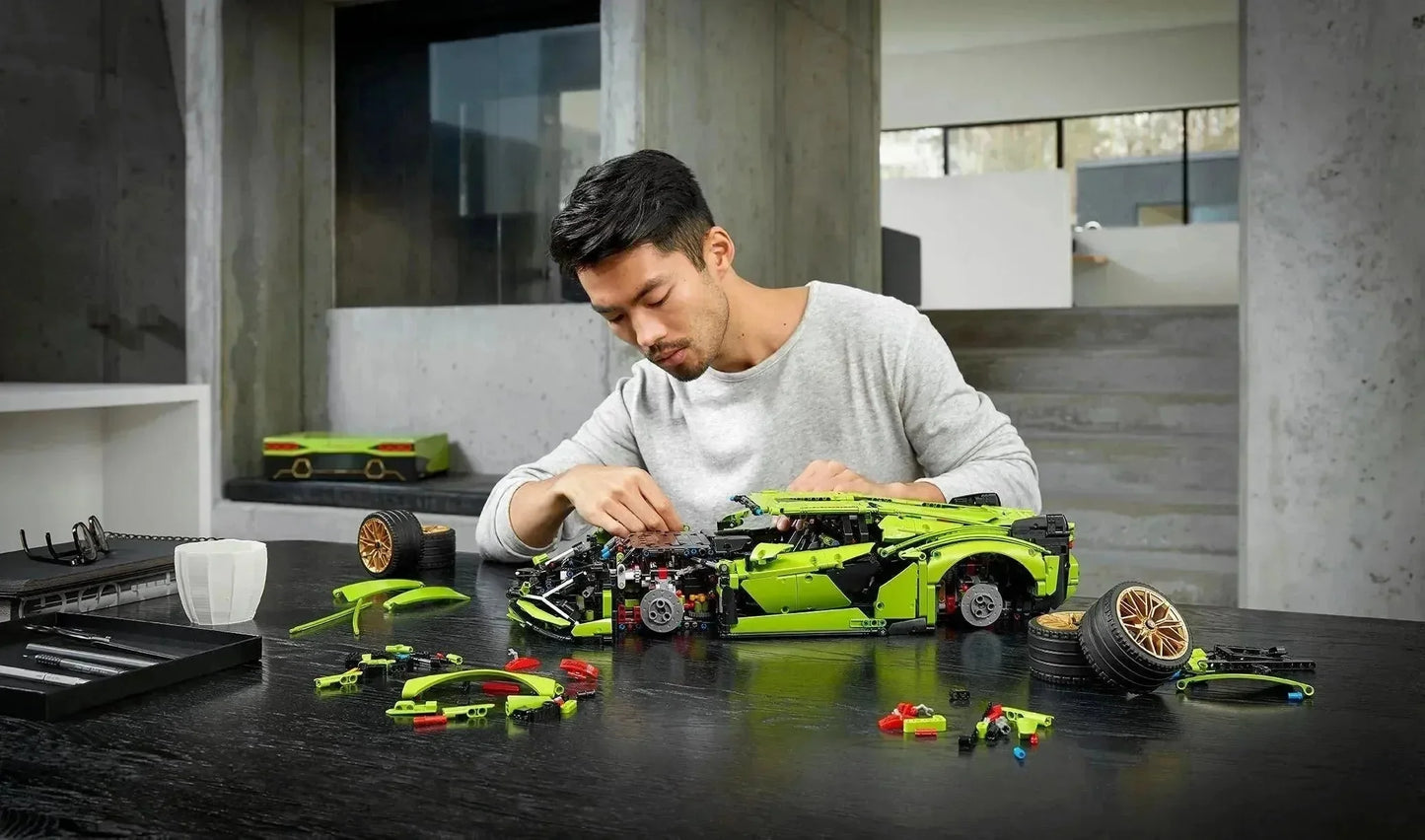 42115 Technic V12 Supercar Building Set