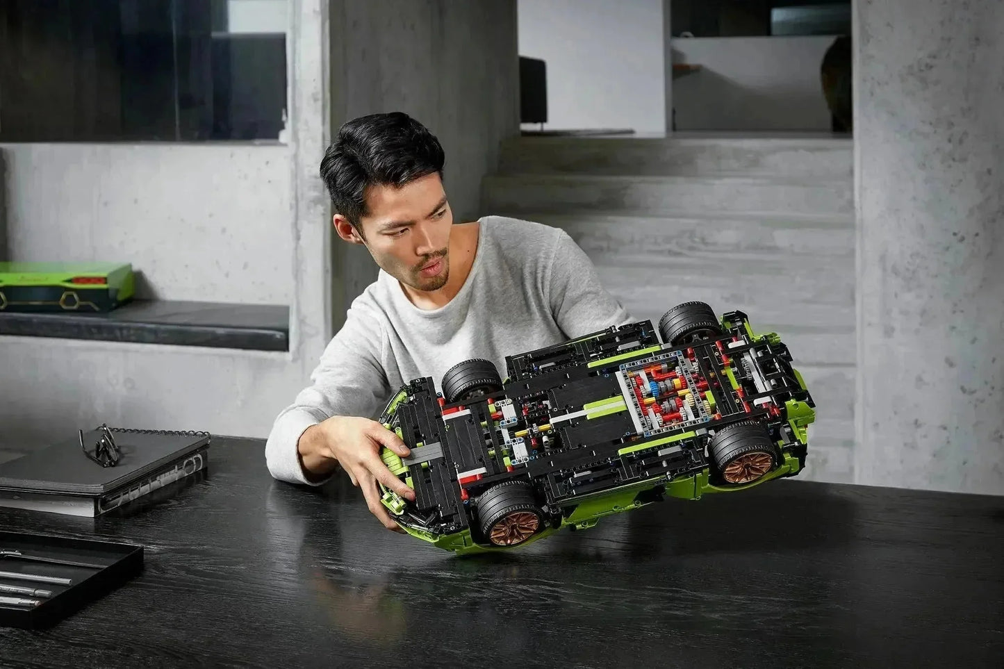 42115 Technic V12 Supercar Building Set